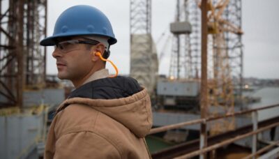 Protección auditiva en el trabajo: cuándo y por qué se debe de usar 